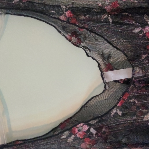 Lovely Day, no size on tag, Black Camisole with Pink and Red Flowers - Picture 6 of 7